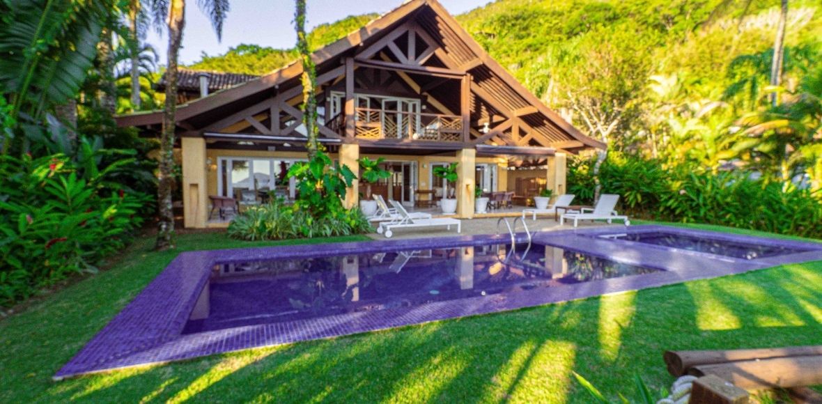 CASA - PRAIA DA BALEIA